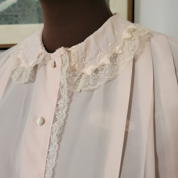 Vintage 1960's Lace Bed Jacket Size Small - Picture 2 of 4